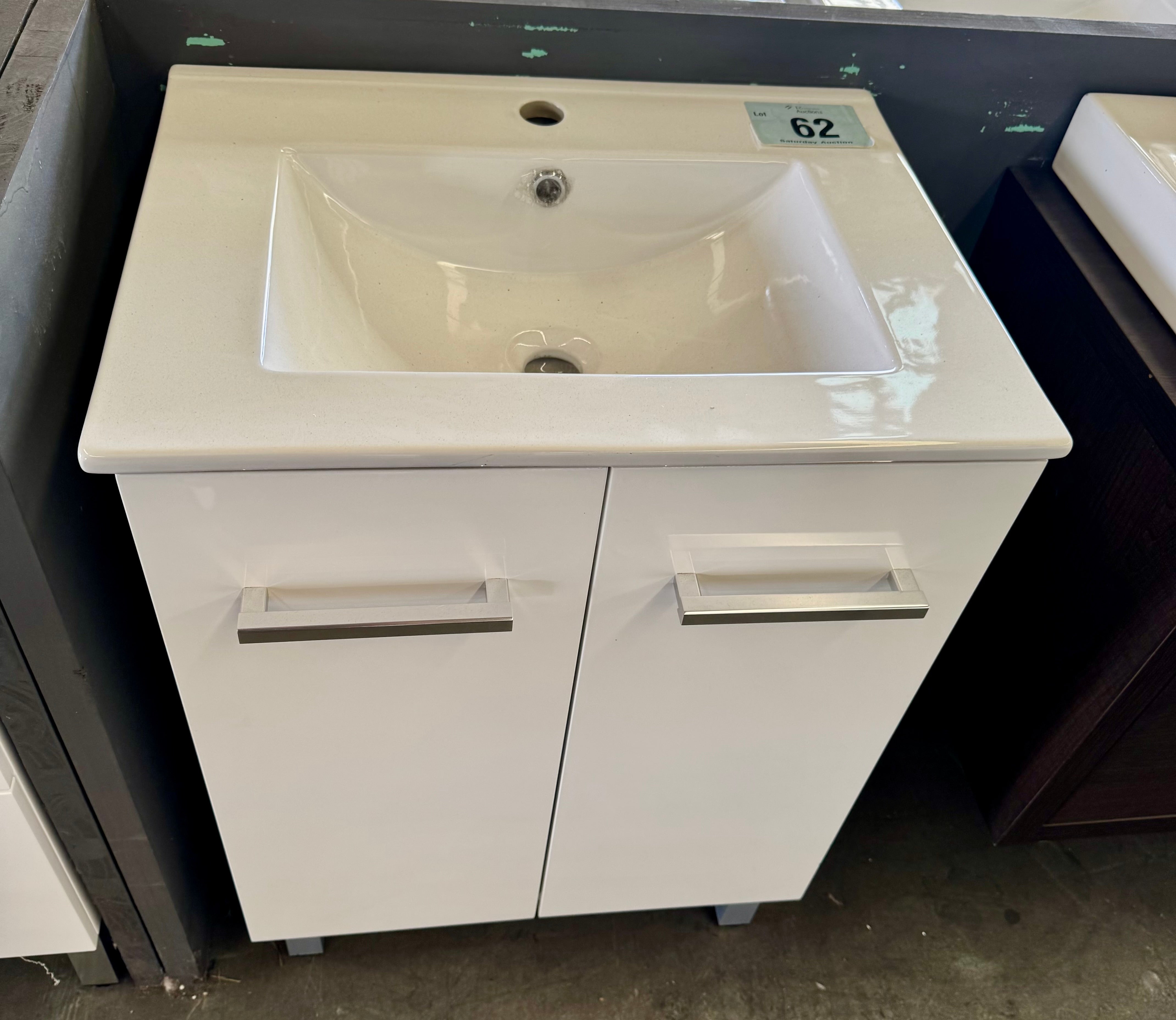 600mm Encore white gloss vanity (Pick up only)