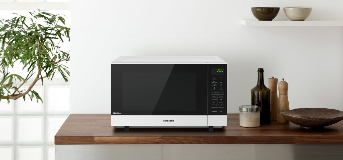 Panasonic 27 litre flatbed stainless steel microwave oven (NN-SF574S) Pick up only